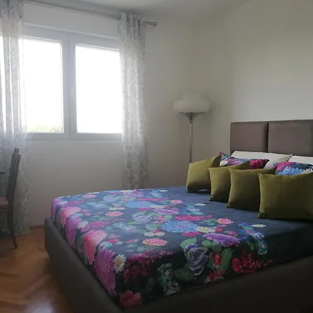 Lungomare 4 *