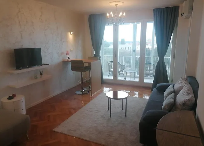 Lungomare 4 Апартаменты Пула