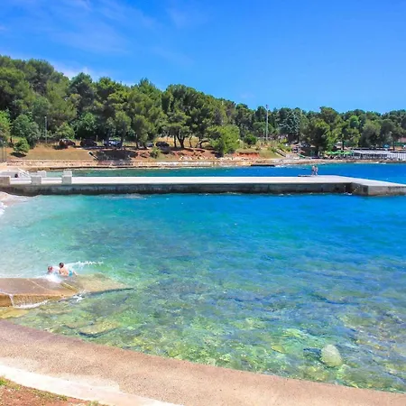 Lungomare 4 公寓 *